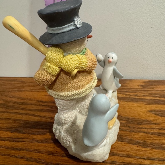 Ice Sculptures “Snow Me A Curve Ball” Softball Baseball Snowman Penguins #21368 - Picture 3 of 6